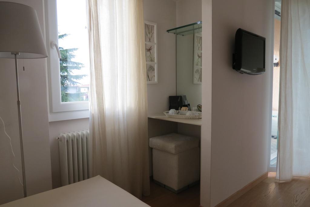 Villa Brema ซีร์มิโอเน ภายนอก รูปภาพ