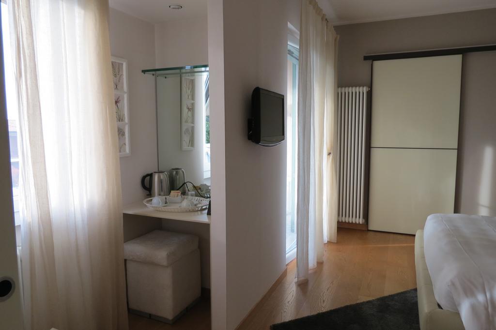 Villa Brema ซีร์มิโอเน ภายนอก รูปภาพ